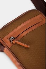 Bolso-manos-libres-de-cuero
