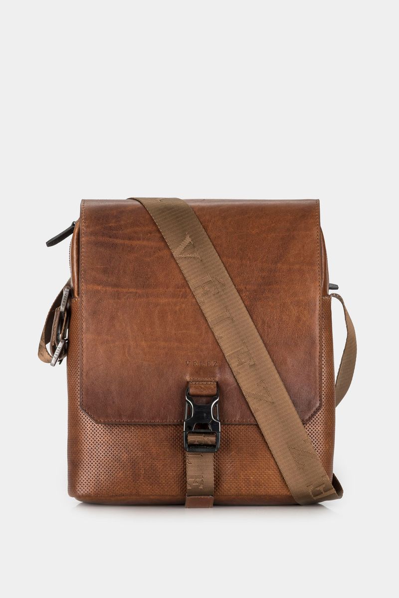Bolso-manos-libres-de-cuero