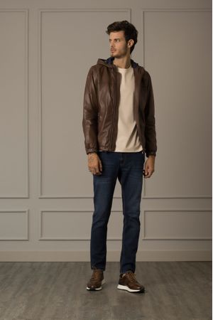 Chaqueta sporty humanista de cuero para hombre capucha fija